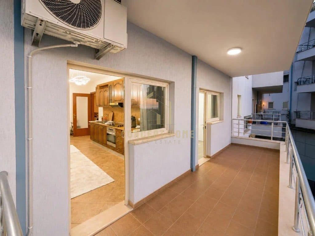 Shitet apartament 1+1 ne 2