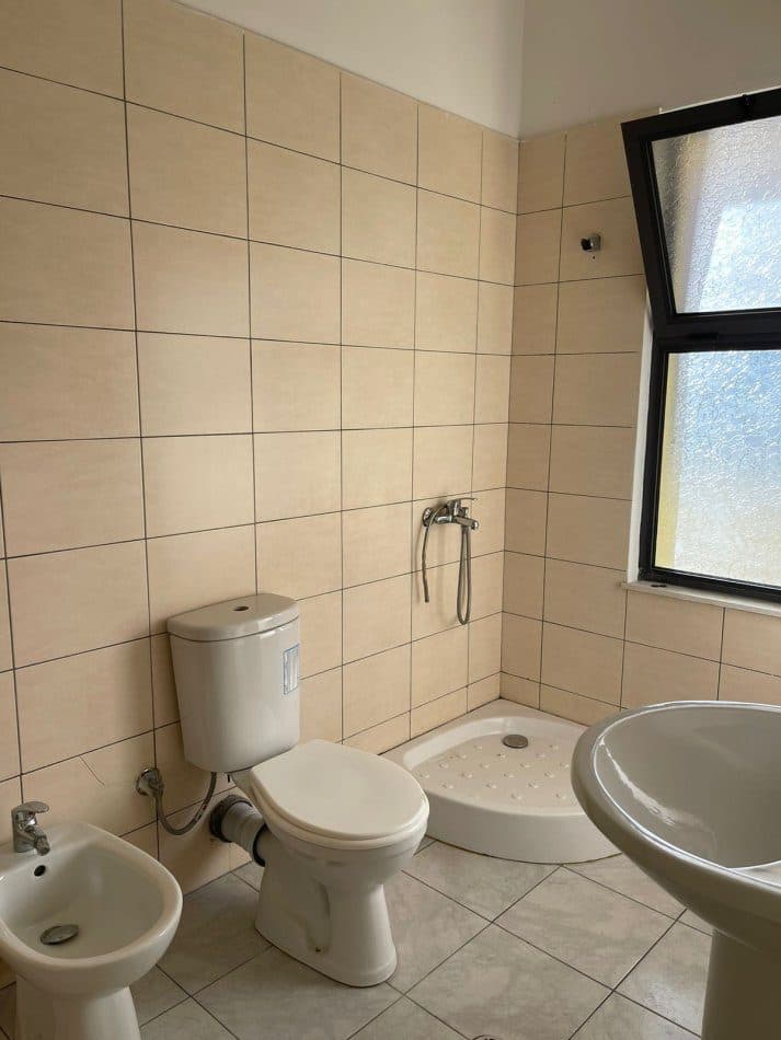 Shitet apartament 2+1+2 ne Astir 2