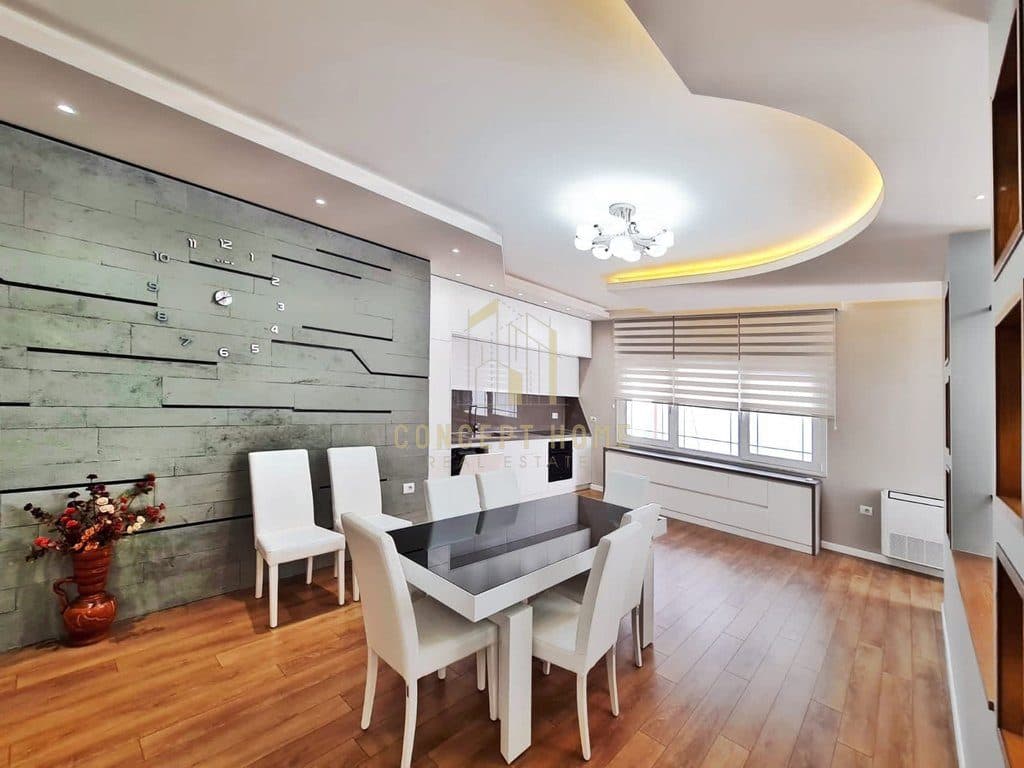 Jepet me qera Apartament luksoz tek Komuna e Parisit 2
