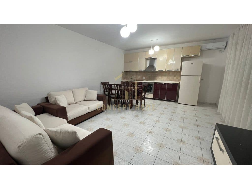 Shtepi Private 2+1 Me Qira në Kombinat, Tiranë - 40.000 leke | 150 m²