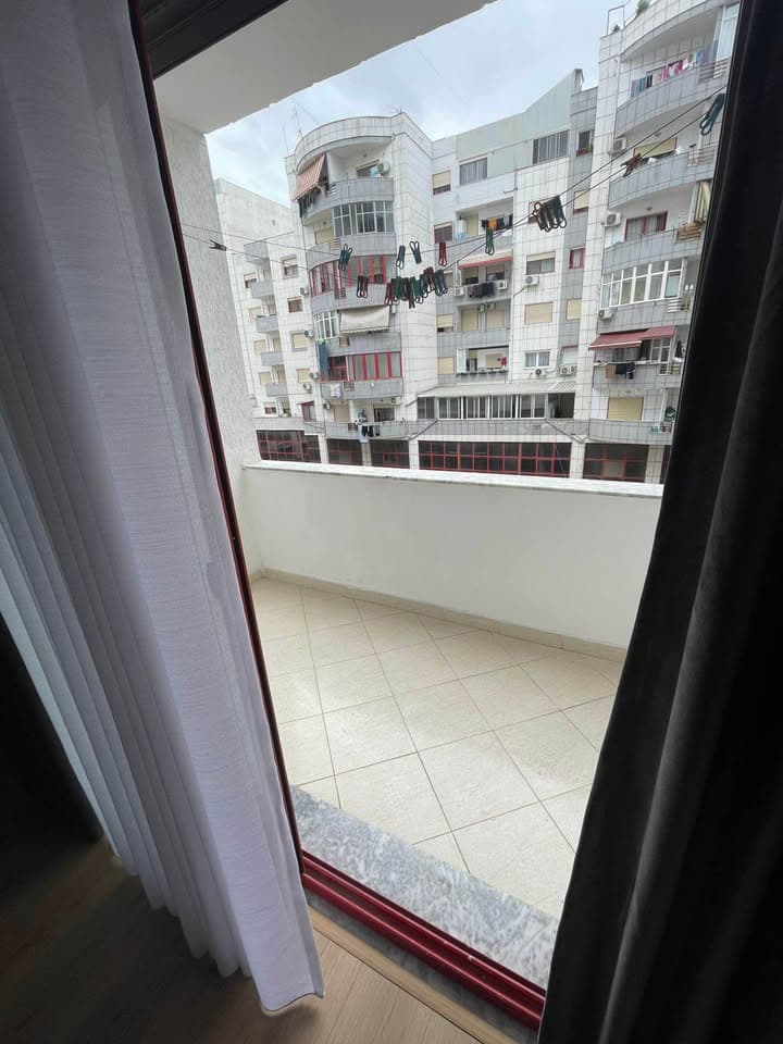 Jepet me qera apartament 1+1 tek Kthesa e Kamzes 3