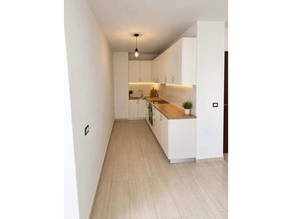 Shitet Apartament 2+1 ne Laprake 3