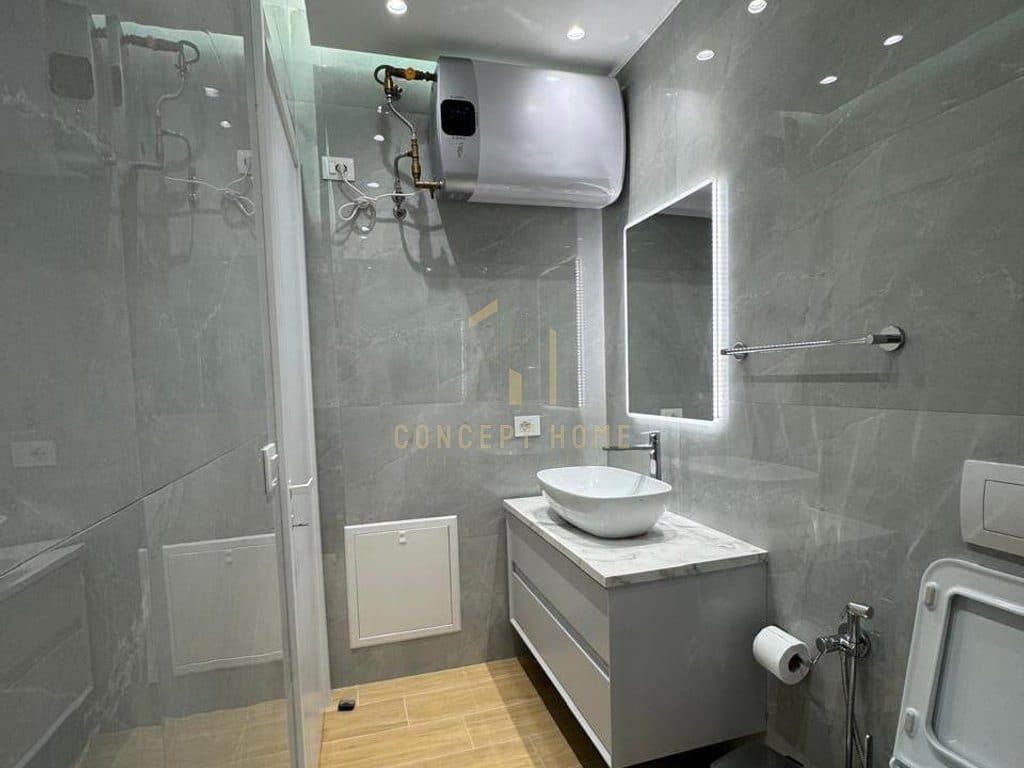 Shitet Super Apartament 1+1 tek Amerikan 3 4
