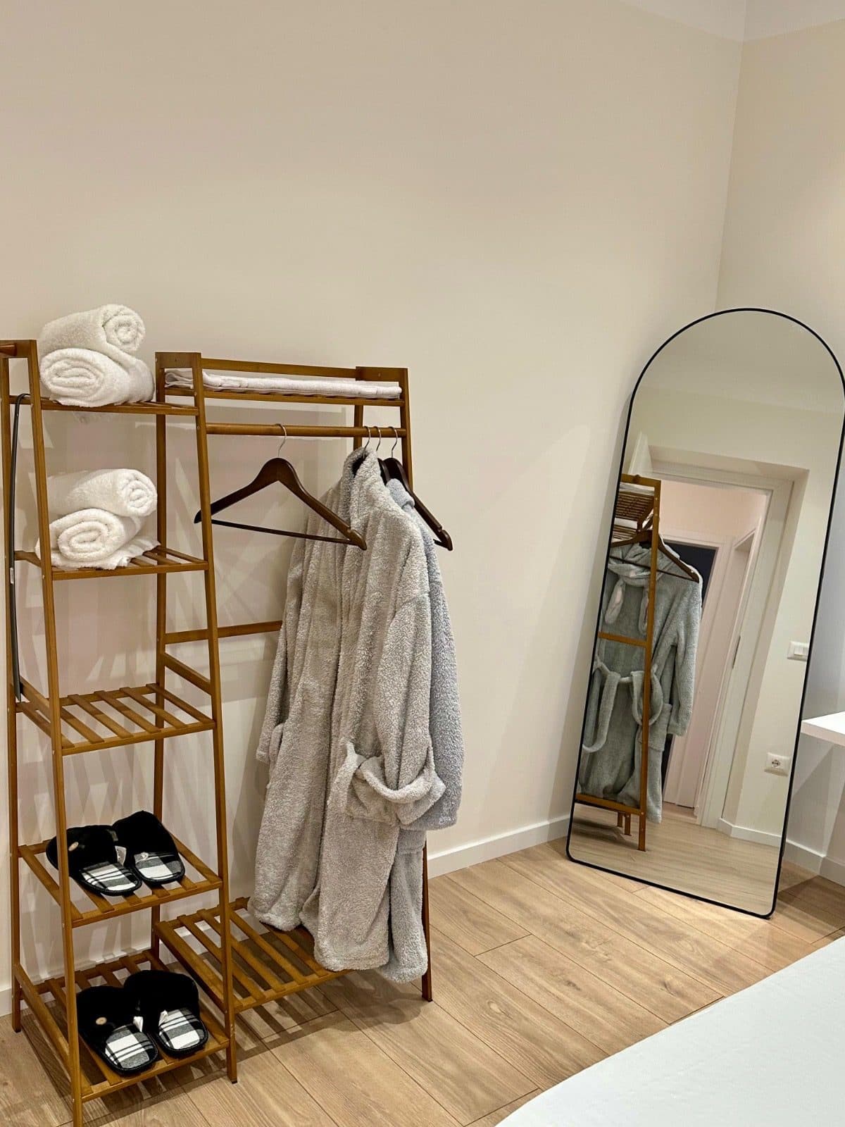 Apartament 2+1 me qera Bulevardi Bajram Curri - Qender 4