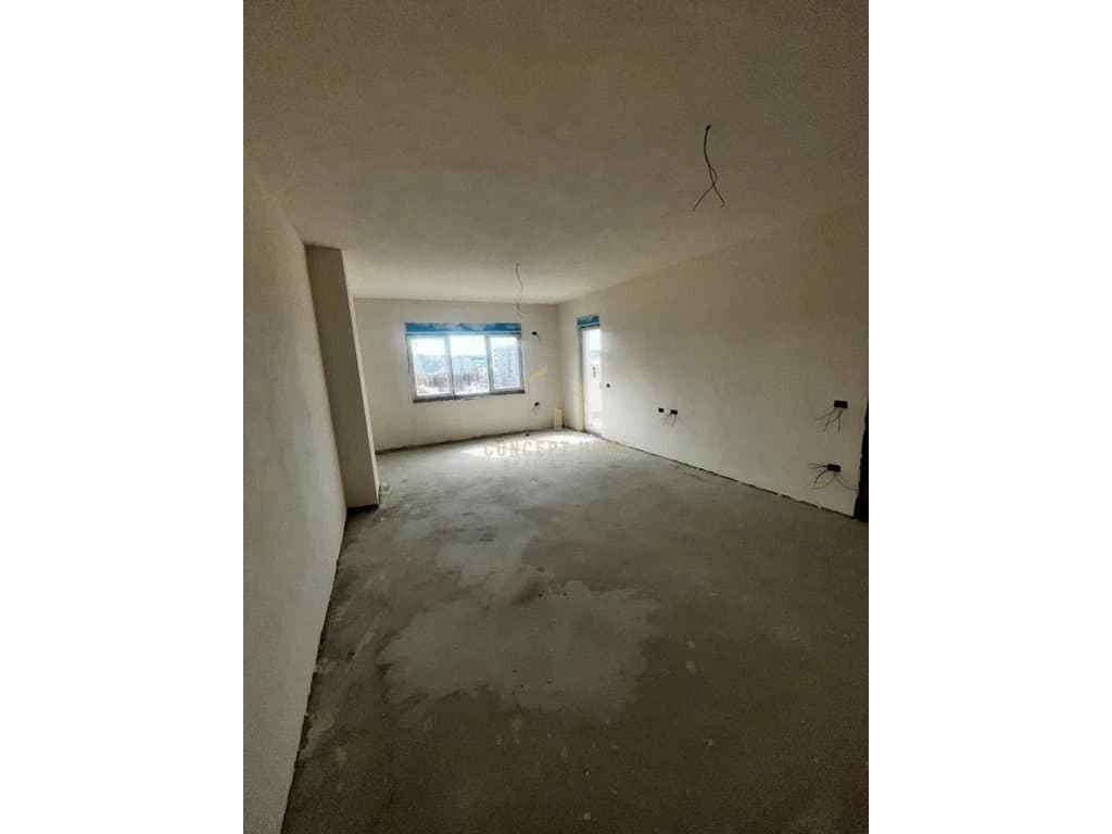 Shitet Apartament 2+1+2 ne Kamez 4