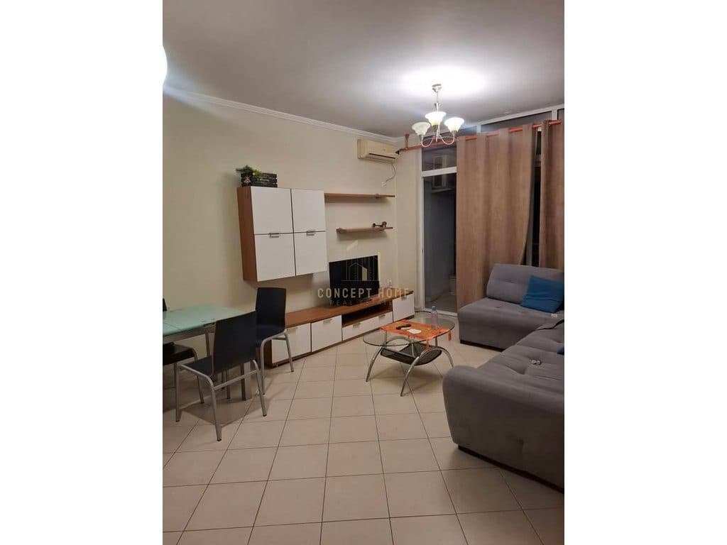 Jepet me qera apartament 1+1 ne Komune te Parisit 2