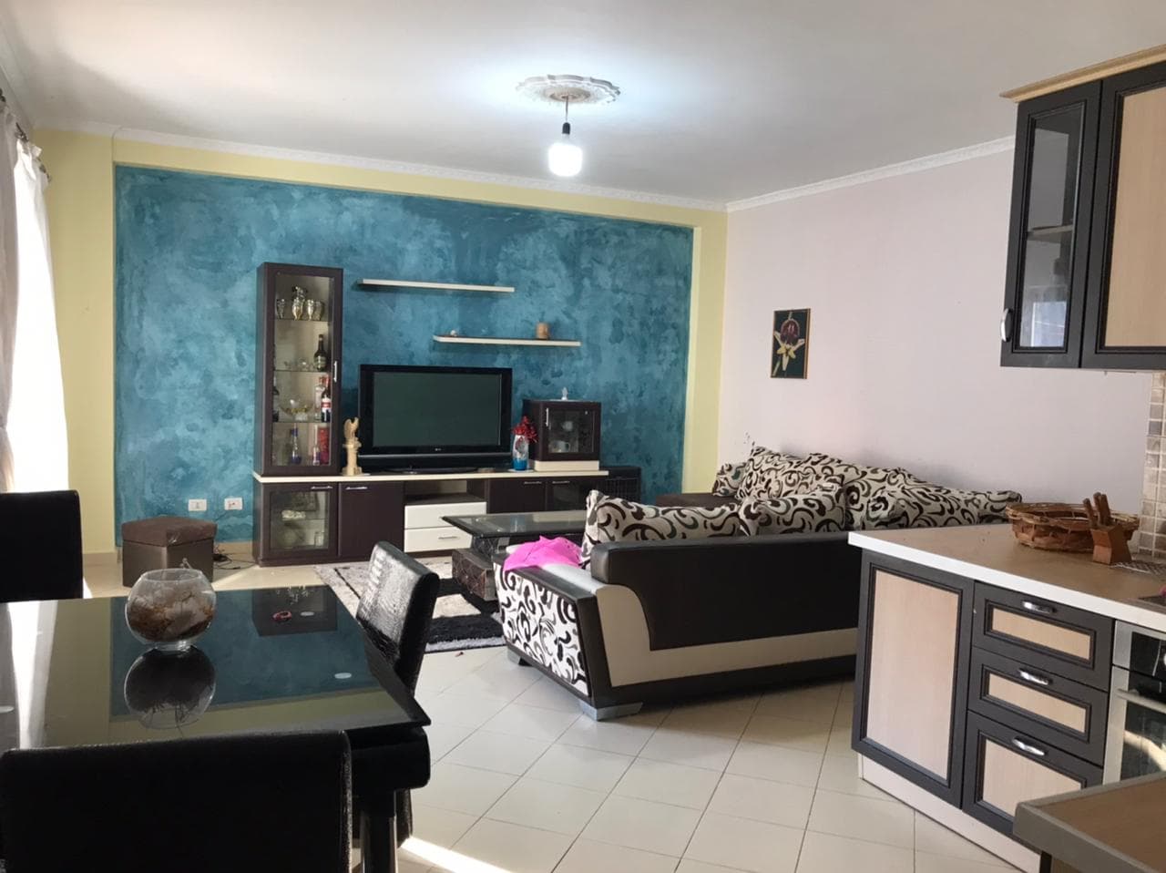 Jepet me qera apartament 2+1 Pas Casa Italia 1