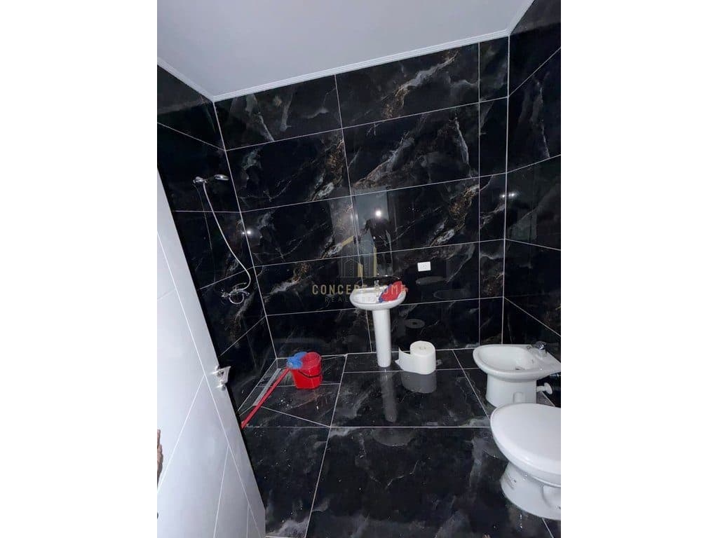 Jepet me qera apartamenti 1+1 ne 4