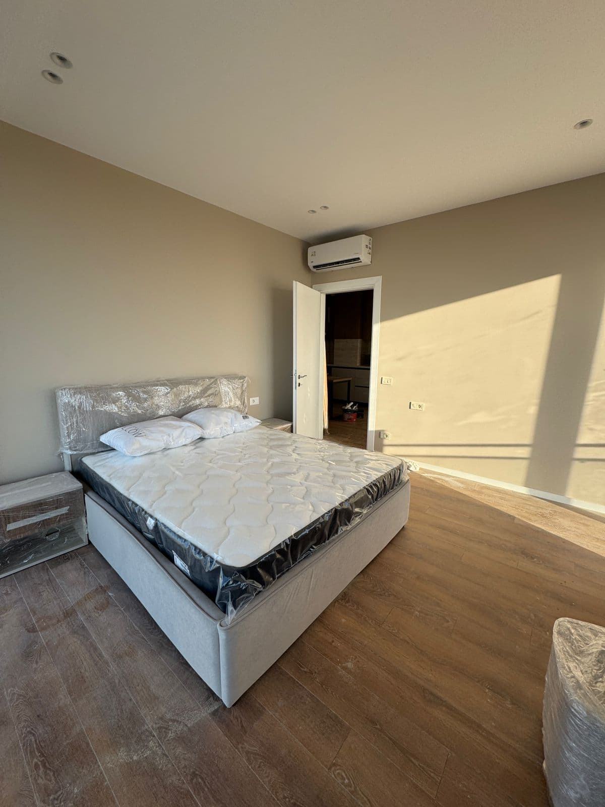 Jepet me qera apartment 2+1 tek Mine Peza 4