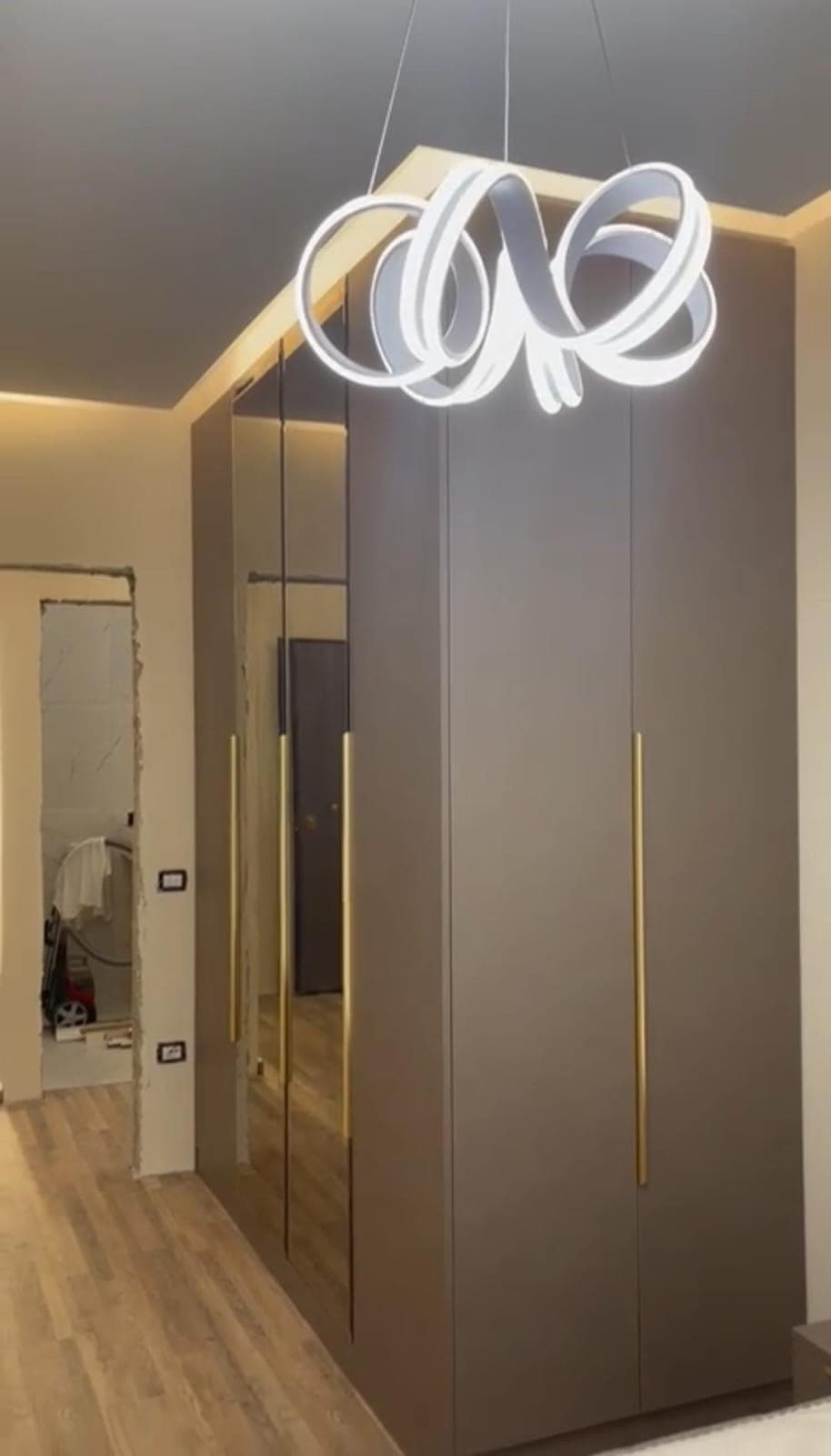 Jepet me qera apartament 1+1 tek Rruga e Kosovareve 2