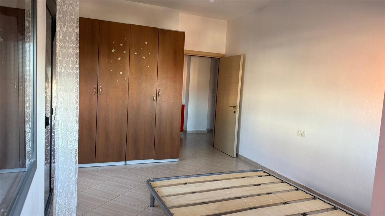 Jepet me qera apartament 2+1 Ne Yzberisht 4