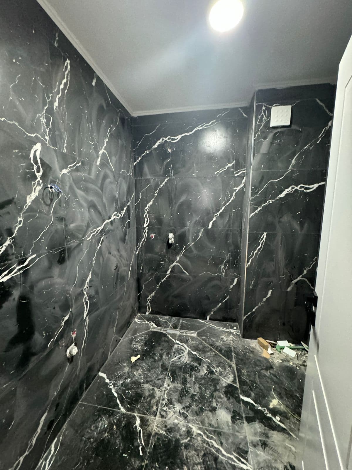 Shitet Apartament 2+1+2 tek Kodra e diellit. 2