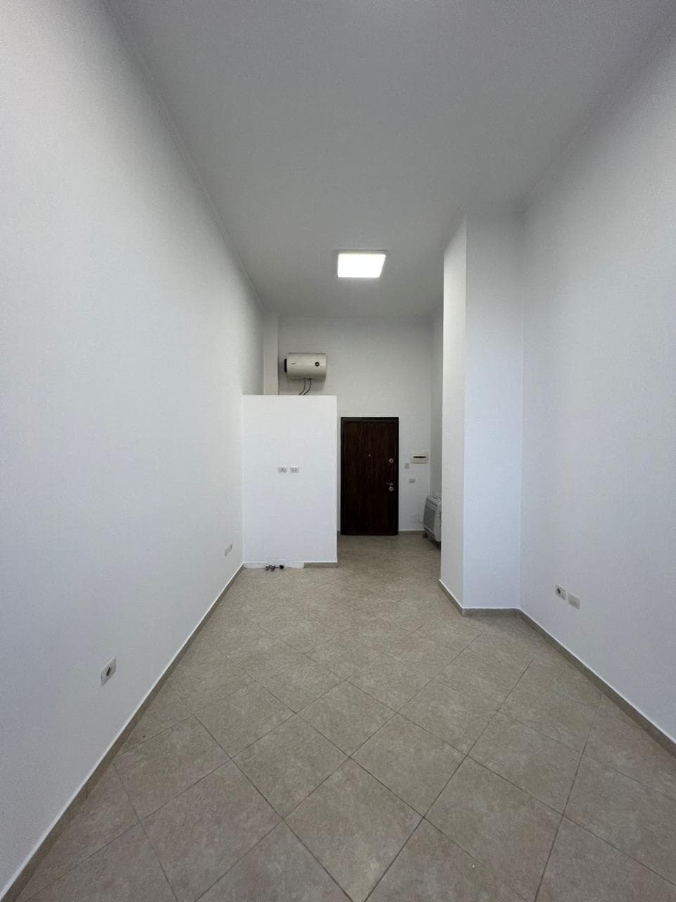 Jepet me qera ambient per zyra tek Toptani 3