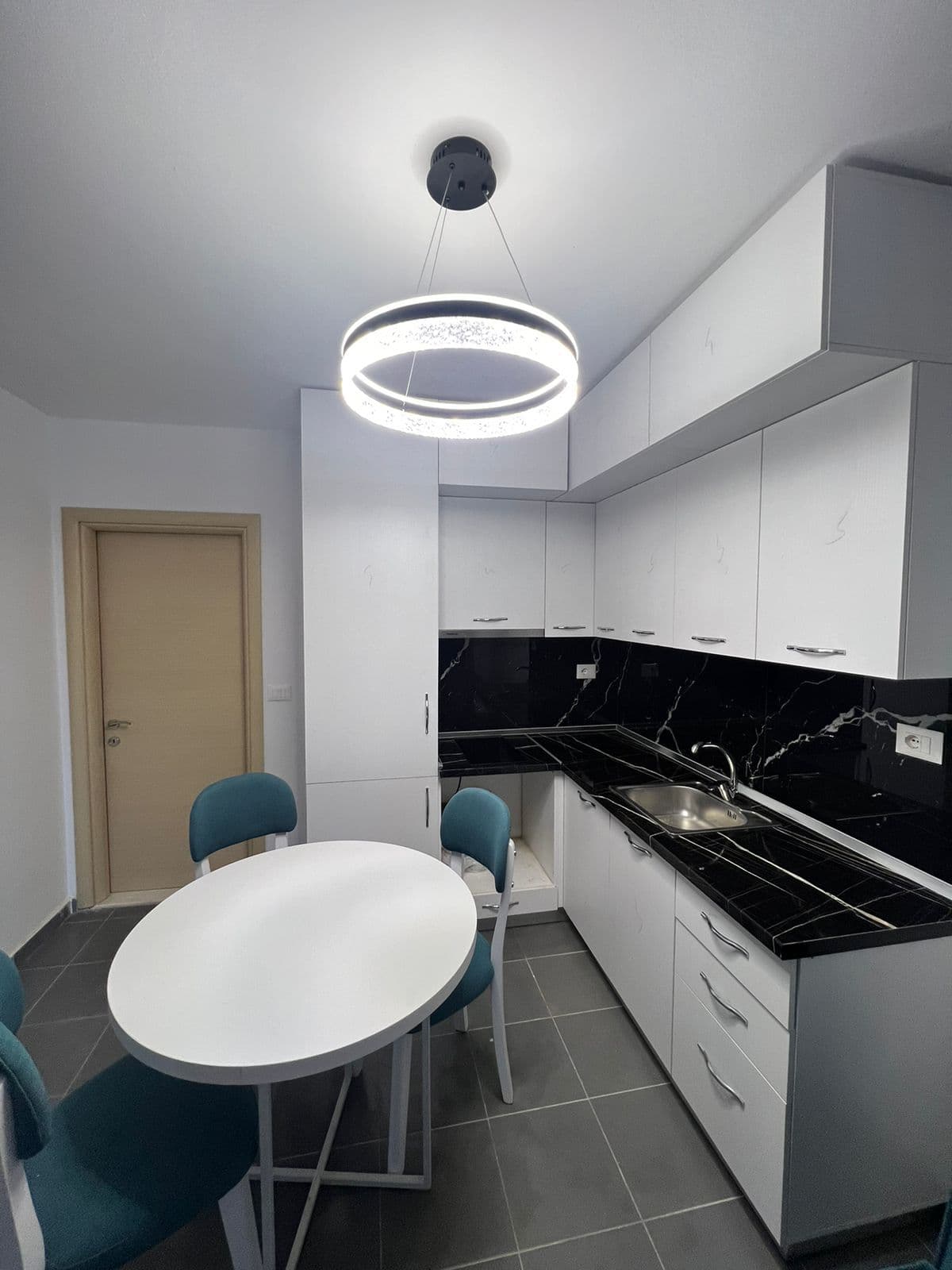 Shitet apartament 1+1 te Shkembi i Kavajes 2