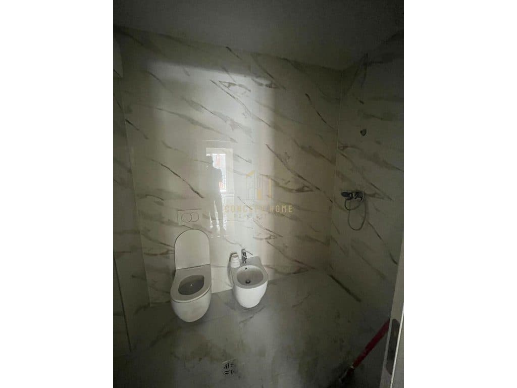 Shitet apartament 2+1 ne Kamez 3