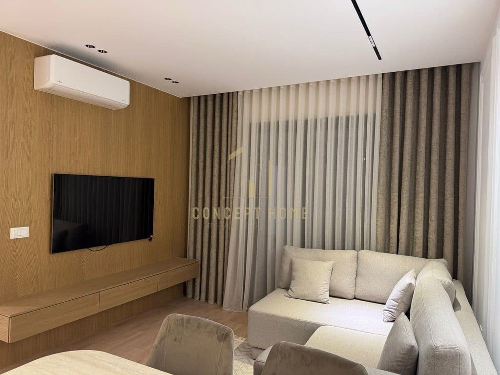 Jepet me qera Apartament 1+1+ Post parkimi tek Komuna e Parisit