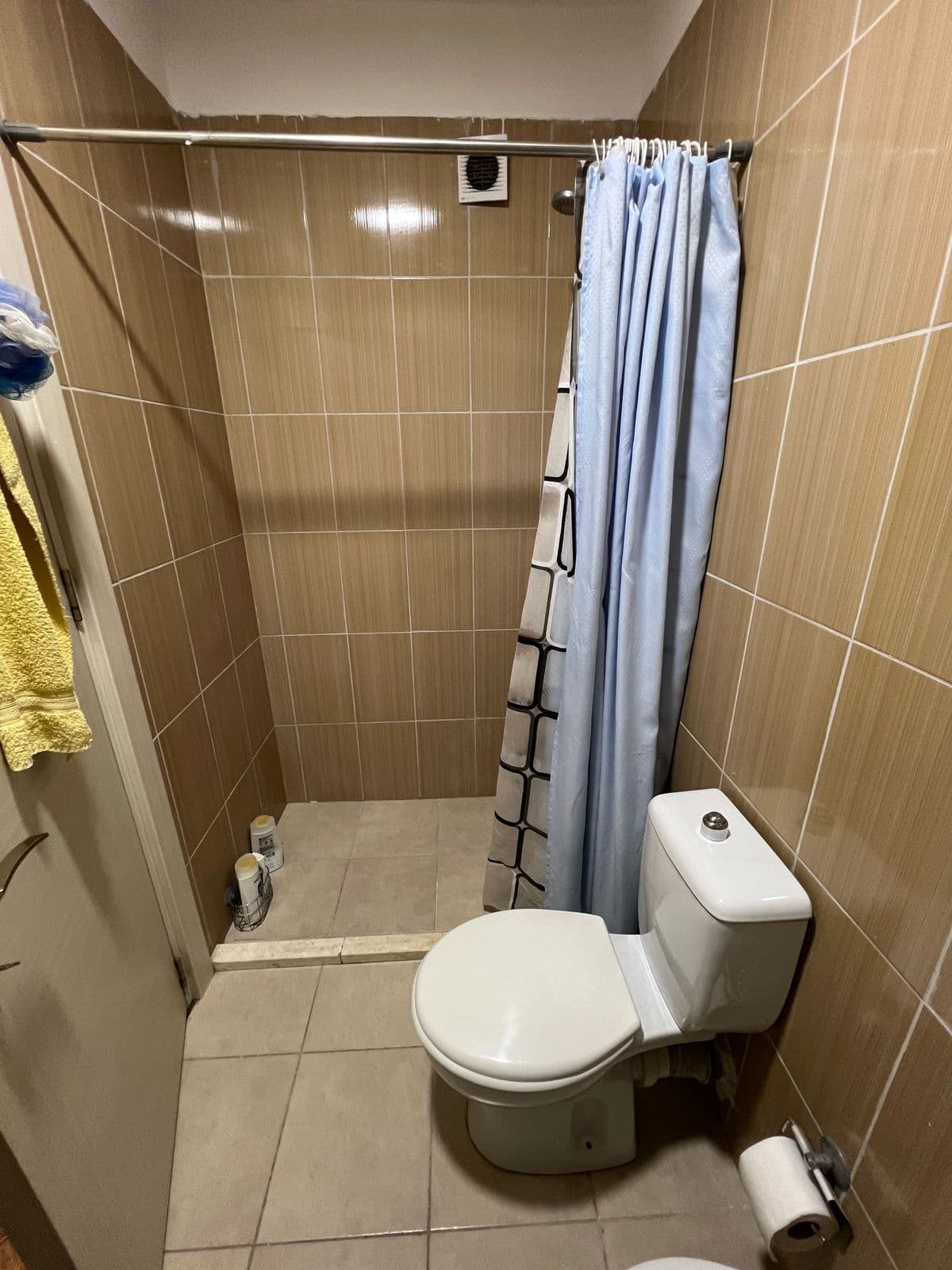 Shitet Apartament 2+1 tek 5 Maj 2