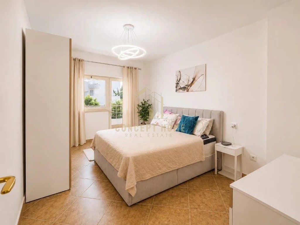 Shitet apartament 1+1 ne 4