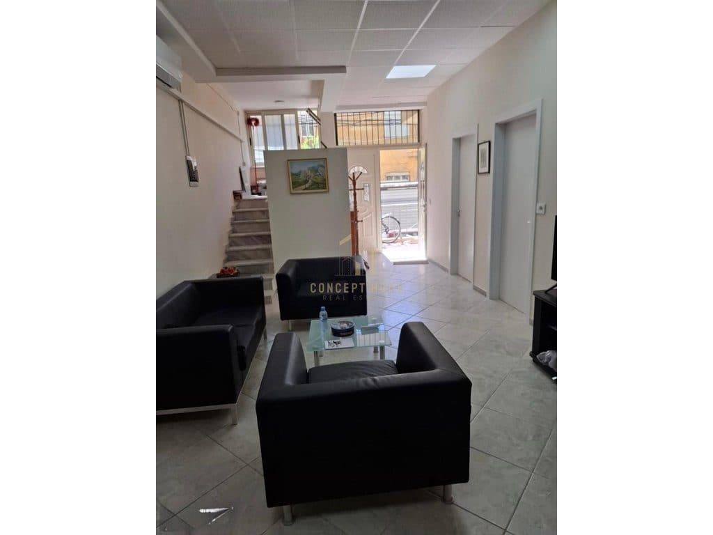Jepet me qera apartament 2+1 Tek Blloku i Ambasadave 4