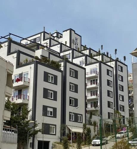 Shitet apartament 3+1+2 tek Kompleksi FZ Liqeni i Thate