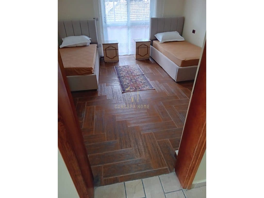 Shitet apartament 3+1+2 ne Xhamllik. 3