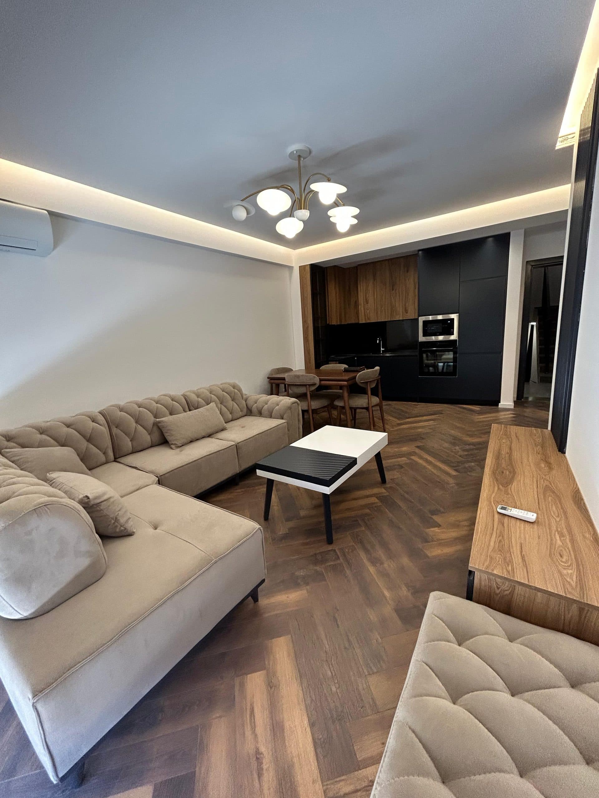 Shitet apartament 2+1+2 tek Kodra e Diellit 2