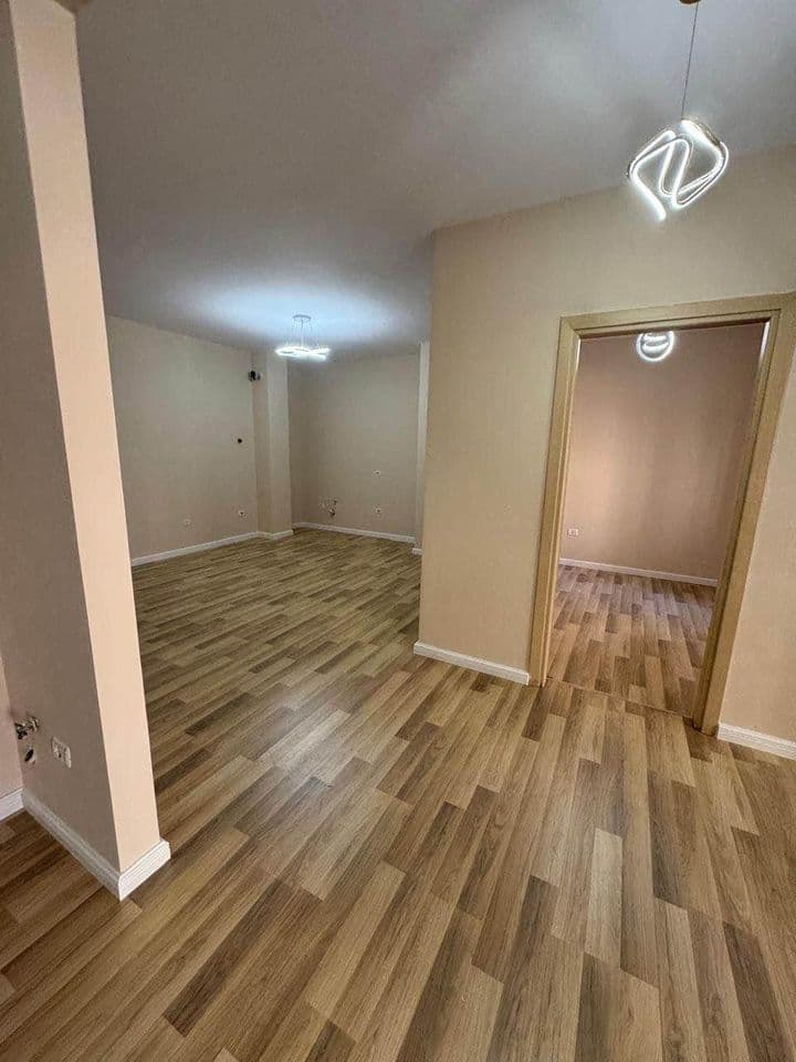 Shitet apartament 2+1 ne Astir
