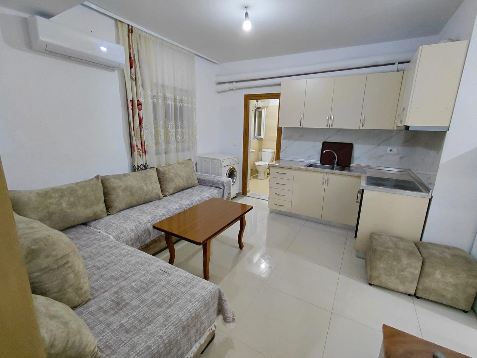 Jepet me qira Apartament 1+1 Tek Rruga “5 Maji”