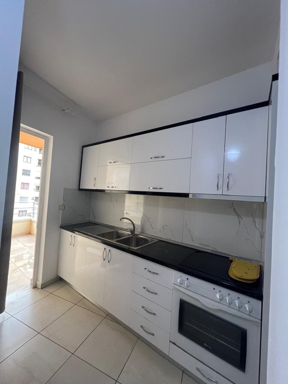 Jepet me qera Apartament 1+1 ne Astir. 3
