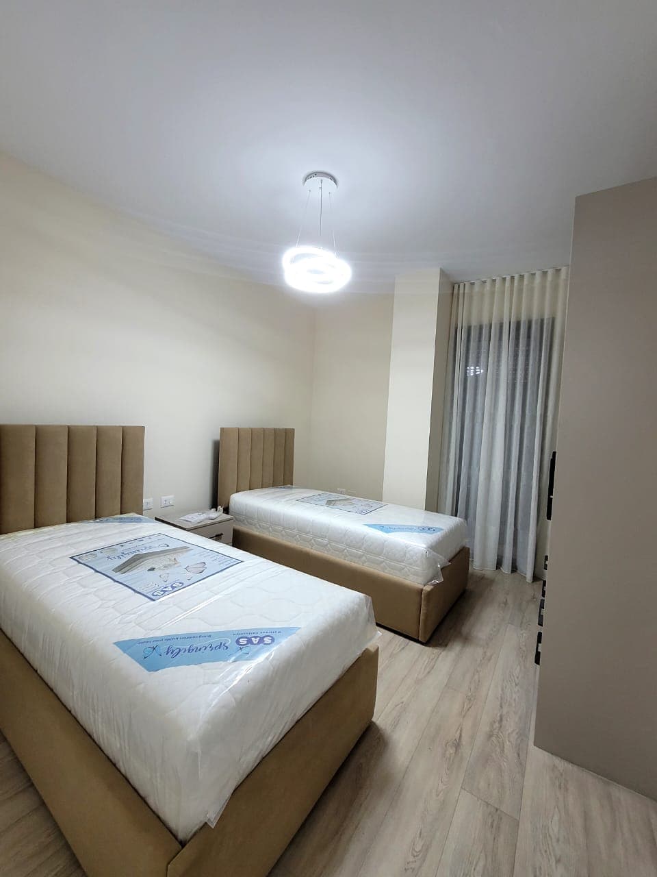 Jepet me qera apartment 2+1 +Verand tek Liqeni i thate