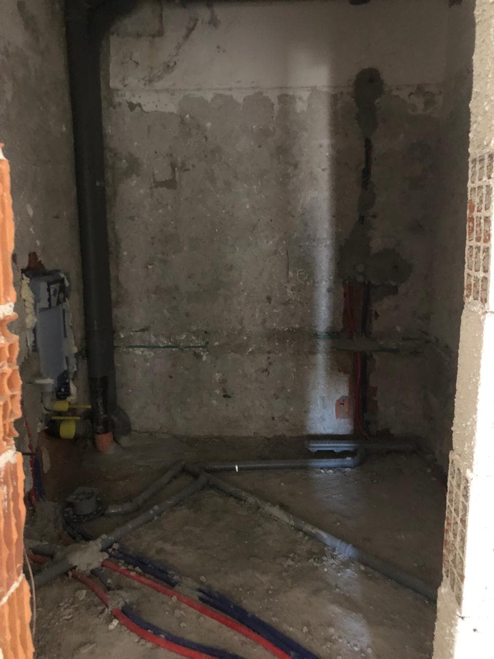 Jepet me qera apartament 3+1+2 tek Kristal Center 2