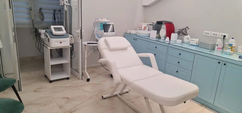 Dyqan për Qira në Rruga Fortuzi, Tiranë - 1700€ | 70 m² 4