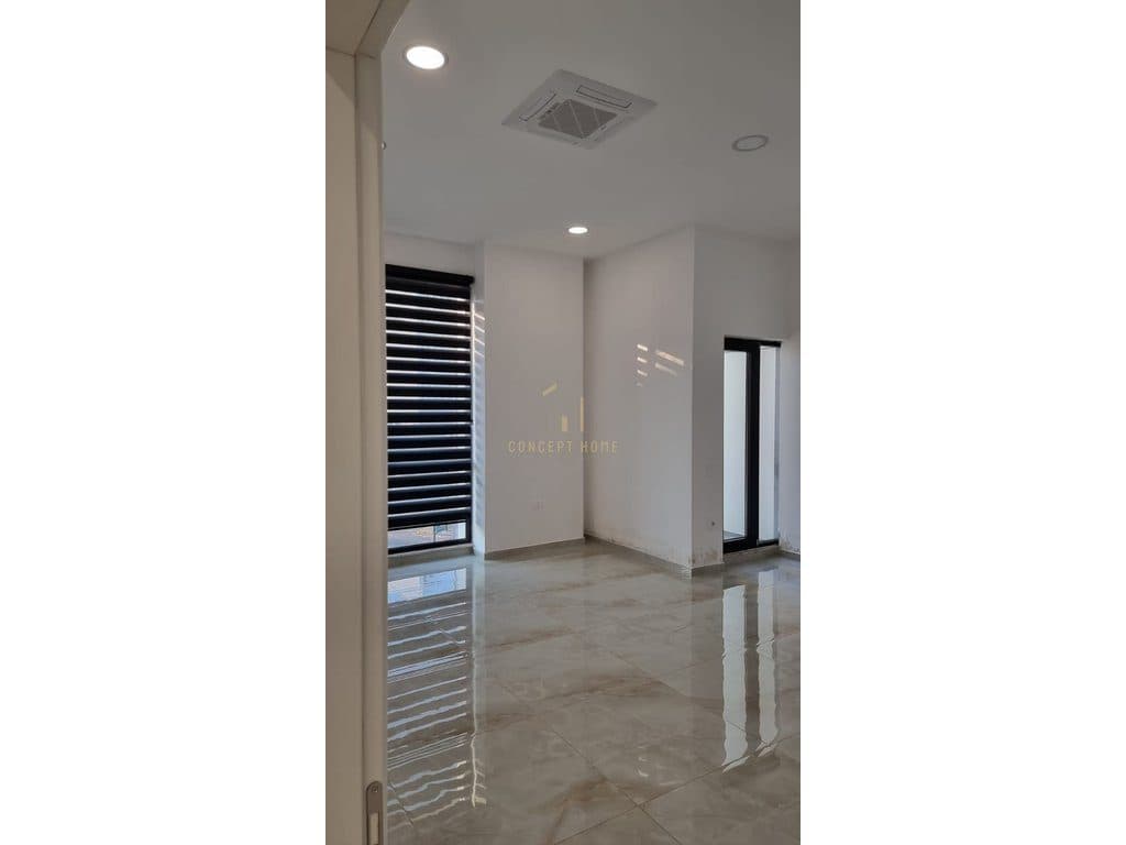 Ambient Biznesi Me Qira në Rruga e Dibrës, Tiranë - 2550€ | 227 m² 2