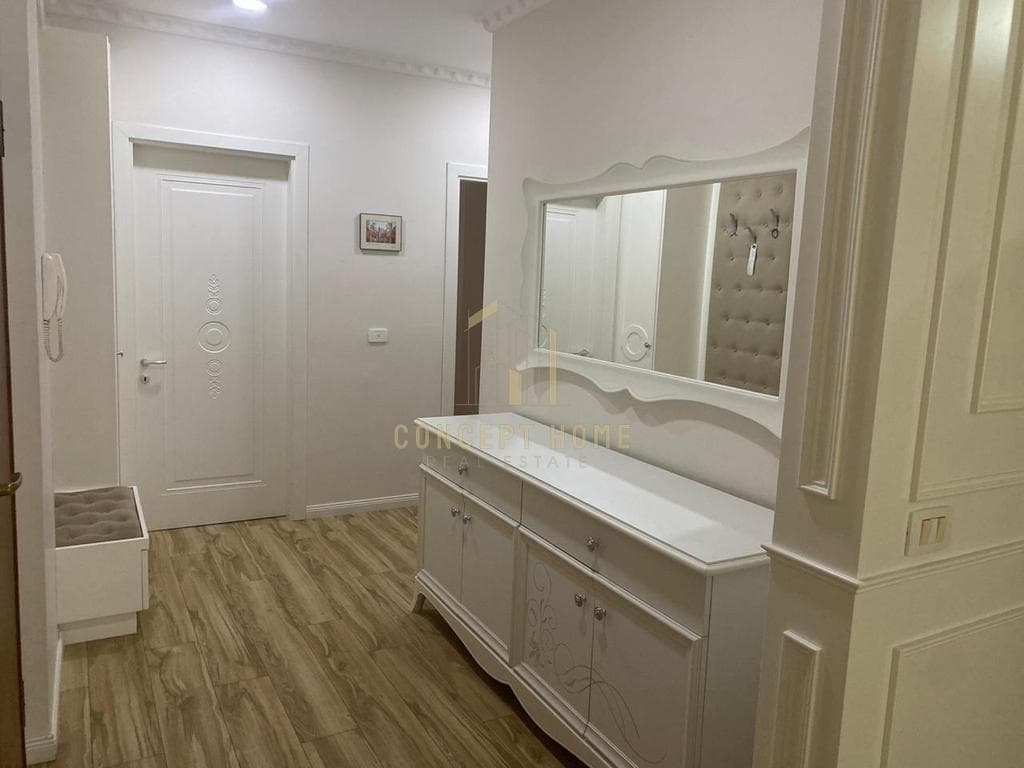 Jepet me qera apartment 2+1 tek Komuna Parisit- 900€ 3
