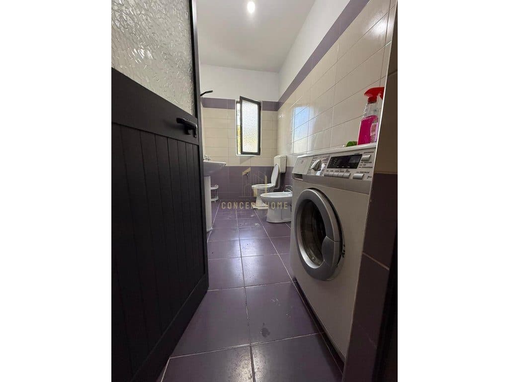 Jepet me qera Shtepi private tek Casa Italia 2