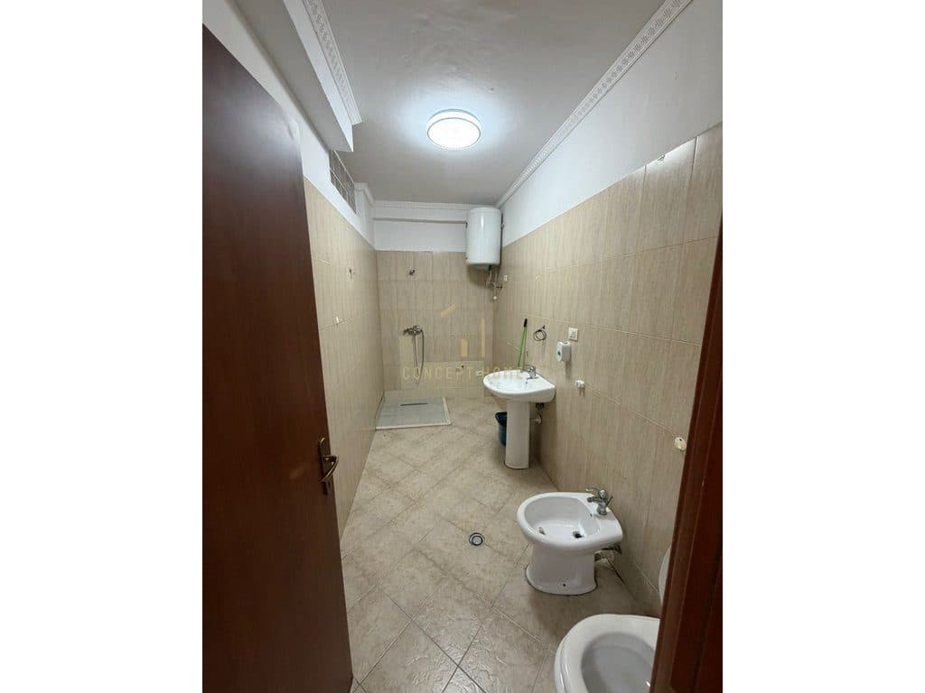 Shitet apartament 2+1 ne Fresk 3