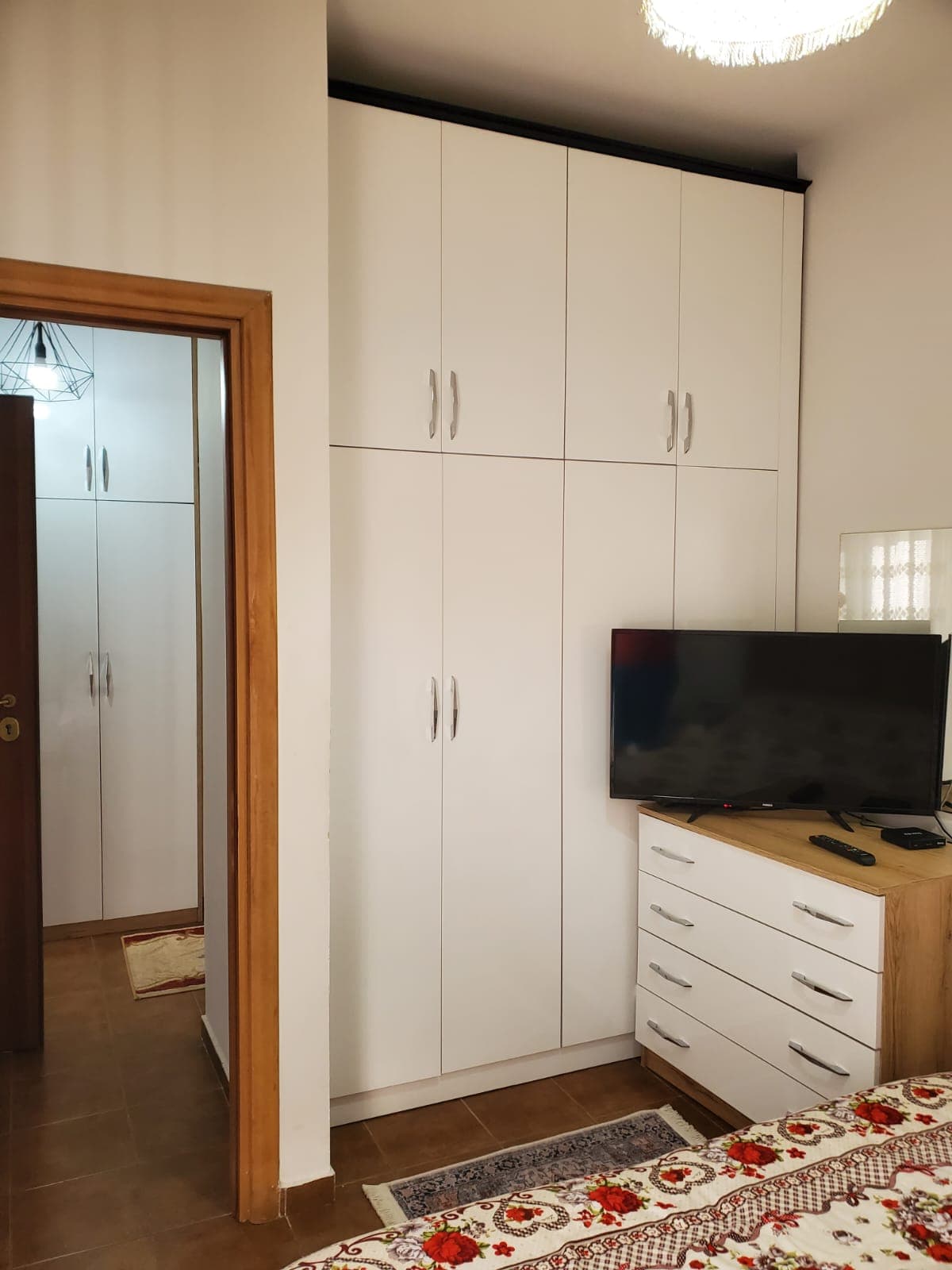 Shitet apartament 1 +1 ne Yzberisht 2