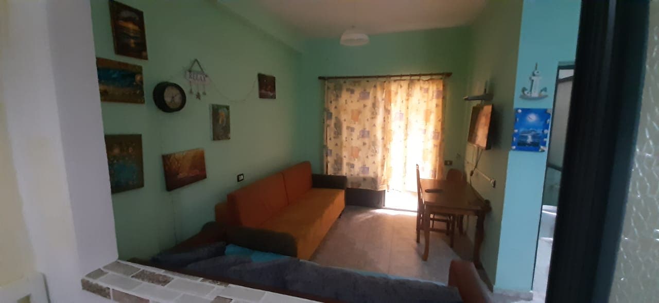 Shitet apartament 1+1 Ne Durres 3