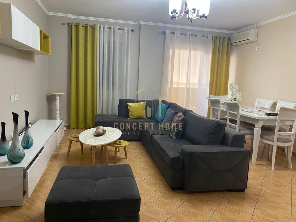 Jepet me qera apartament 2+1+2 Bulevardi Bajram Curri