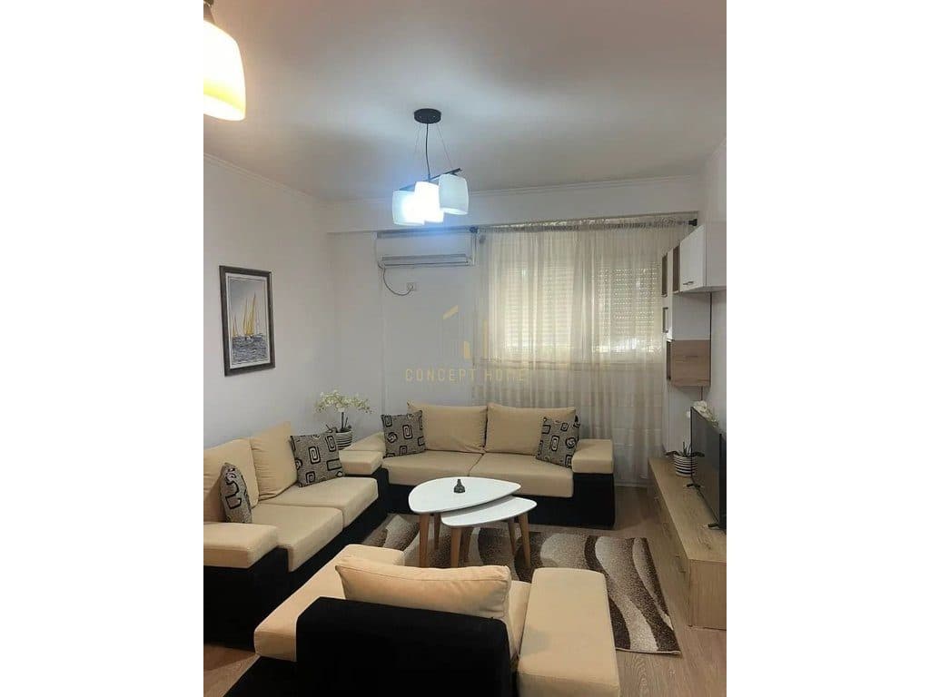 Jepet me qera apartament 3+1 te Kodra e Diellit.
