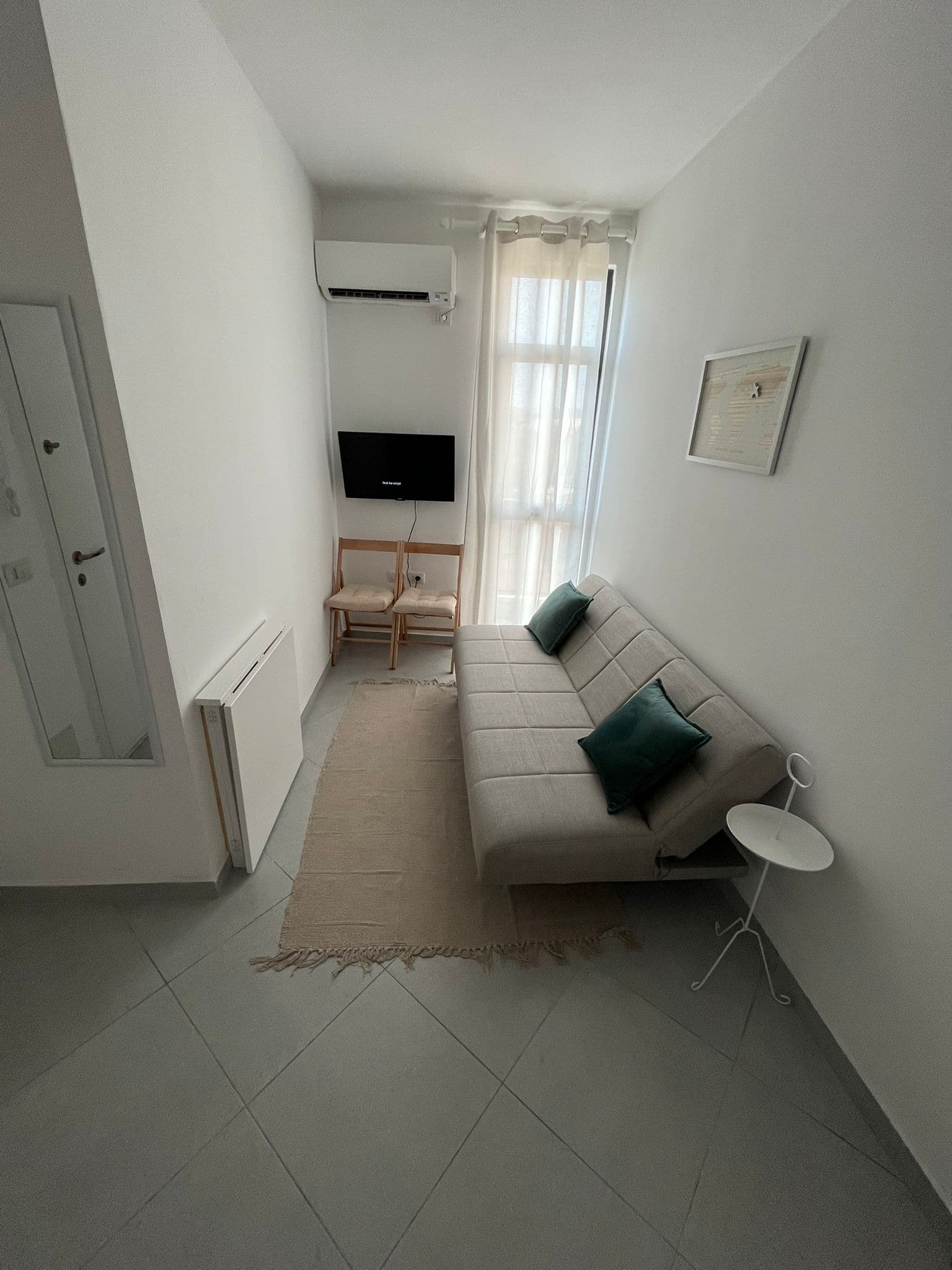 Jepet me qera apartament 1+1 pran QSUT