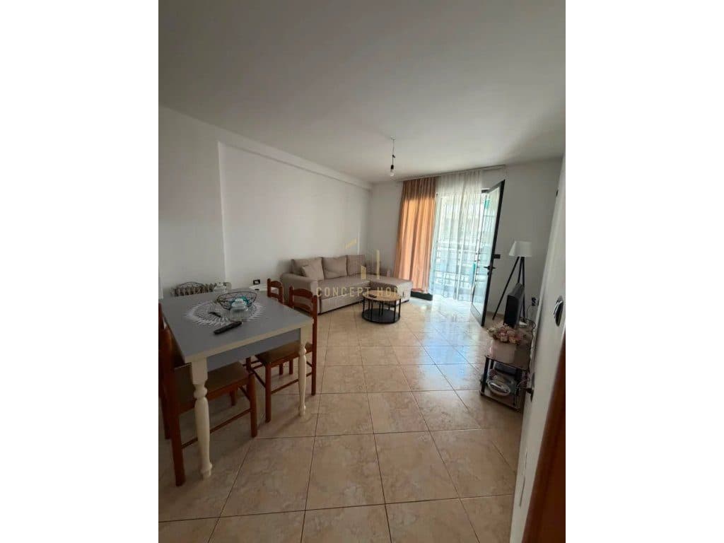 Jepet me qera apartament 1+1 ne Kombinat 2