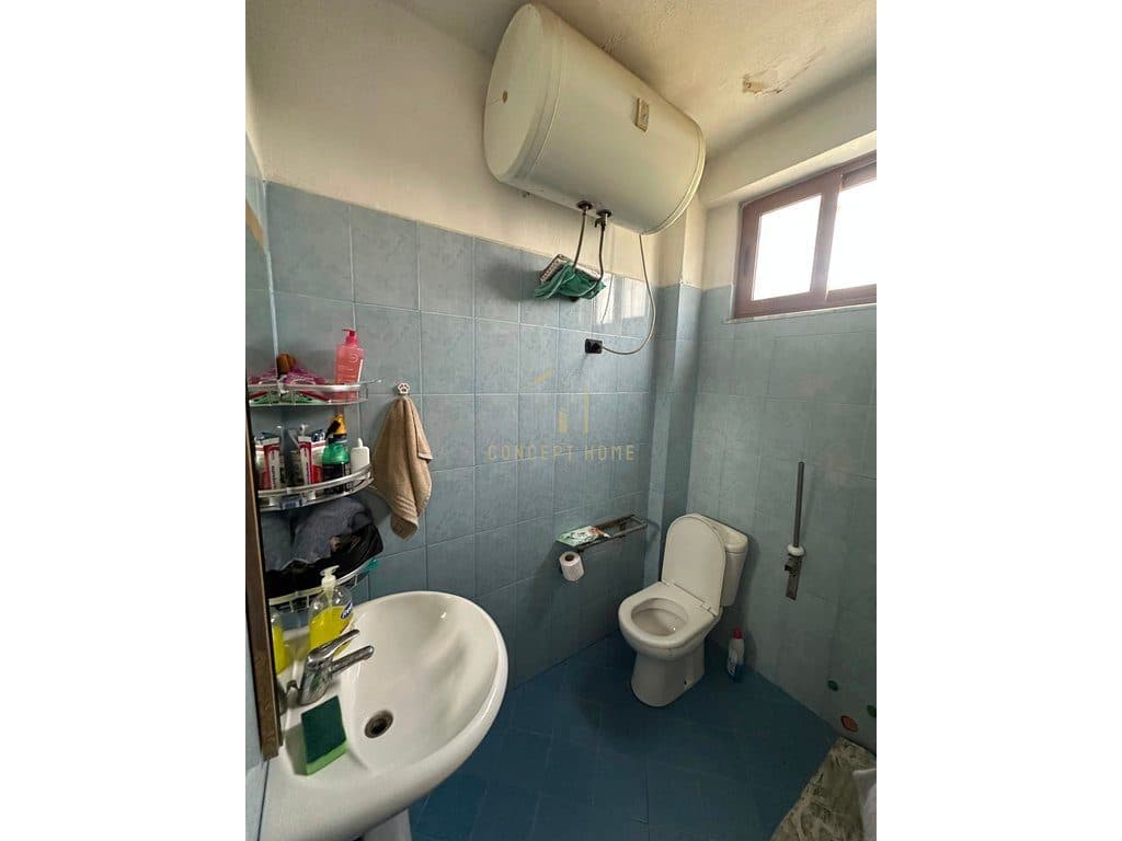 Jepet me qera apartament 1+1 prane Liqenit te Paskuqanit 3
