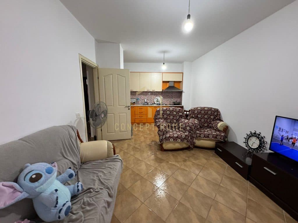Shitet Apartament 1+1 ne Yzberisht 4