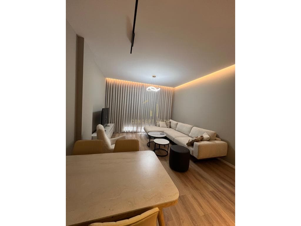 Jepet me qera super apartament 2+1 ne Kamez