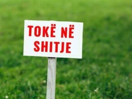Shitet 350 m2 toke ne Kamez/42.000 euro