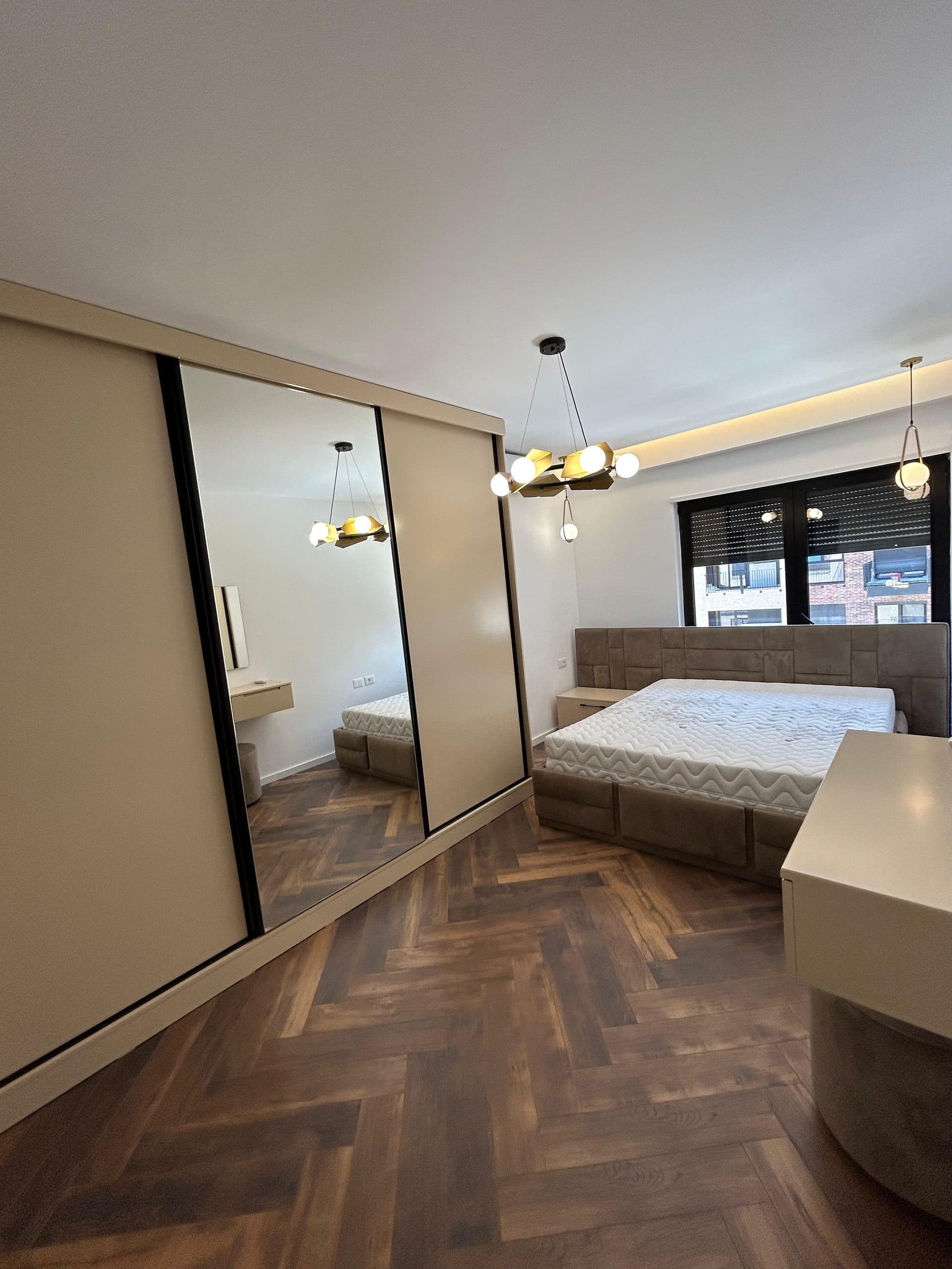 Shitet apartament 2+1+2 tek Kodra e Diellit 2 4
