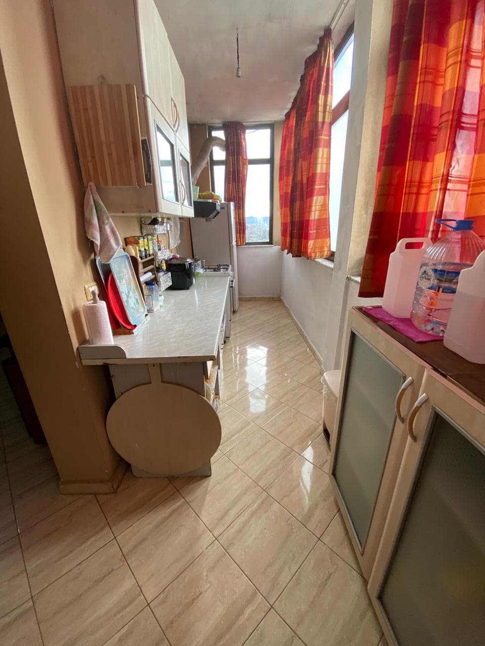 Shiten dy apartamente tek 21 Djetori 4