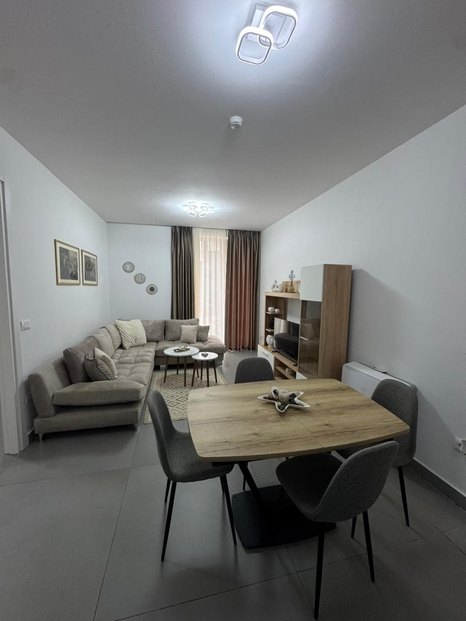 Jepet me qera apartament 2+1 + Parkim Liqeni Thate ( Forest Residence) 2