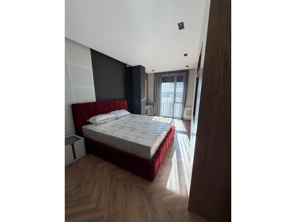 Shitet Apartament 2+1+2 ne Shkoze 2